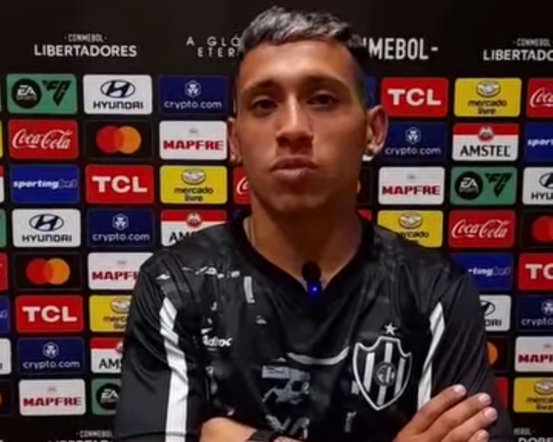 Perelló em coletiva da Libertadores