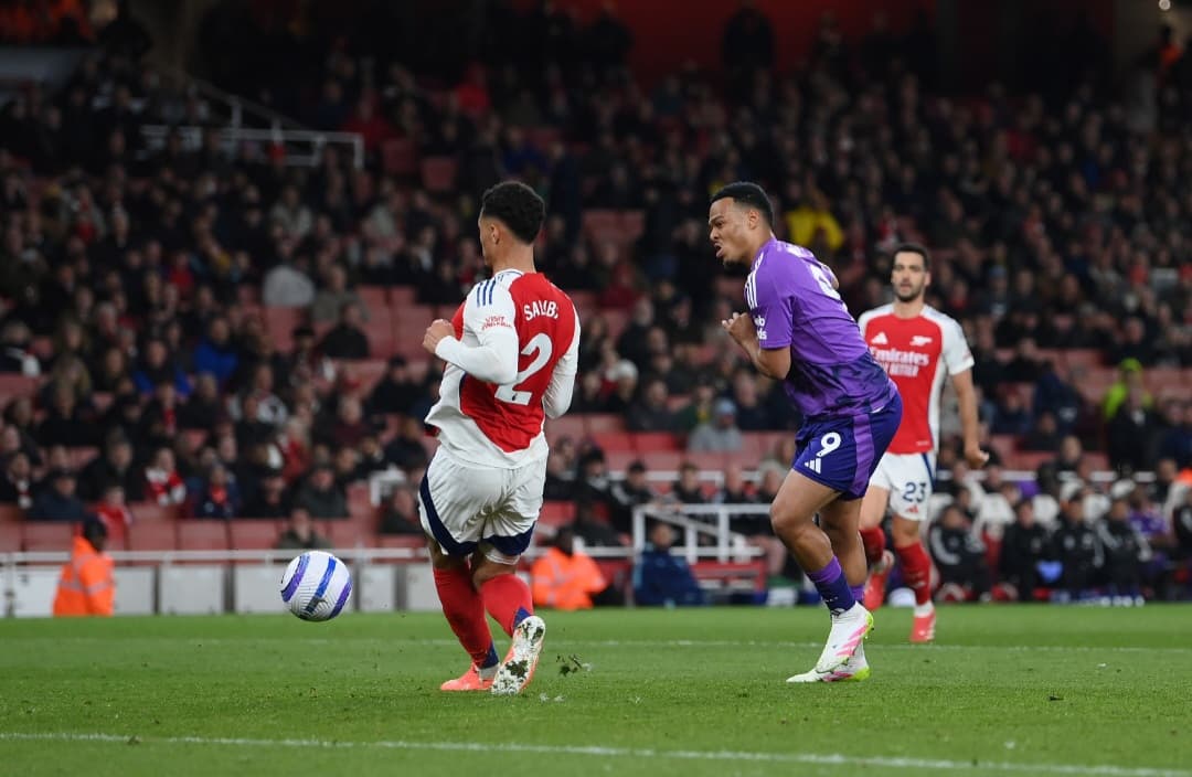 Rodrigo Muniz contra o Arsenal