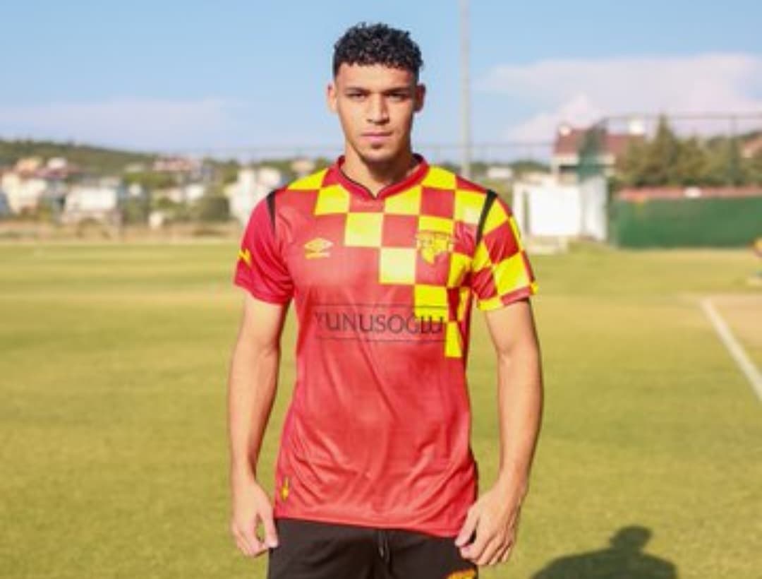 Victor Hugo pelo Goztepe