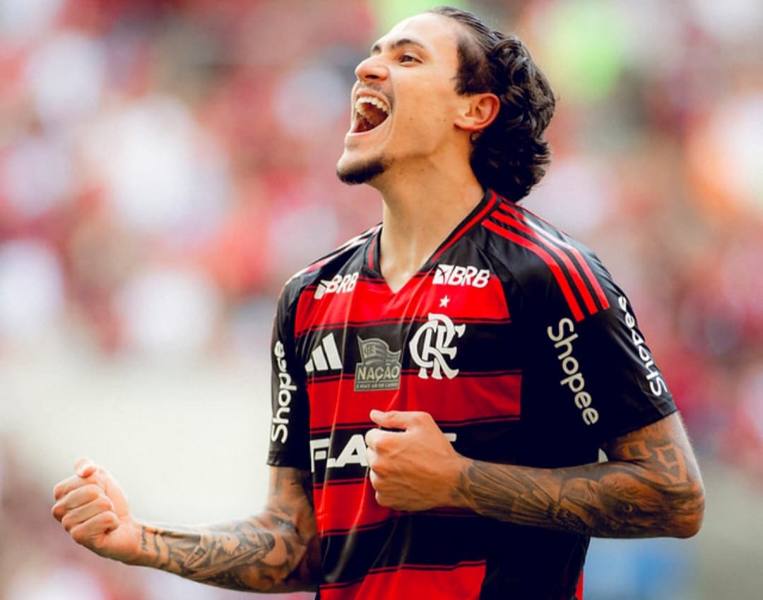 Pedro comemora gol pelo Flamengo sobre o Corinthians
