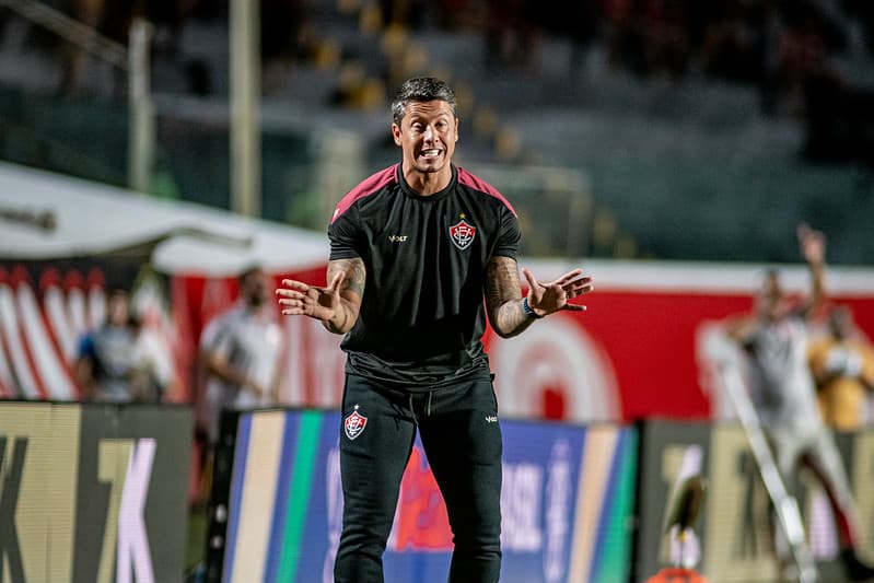 Thiago Carpini Vitória