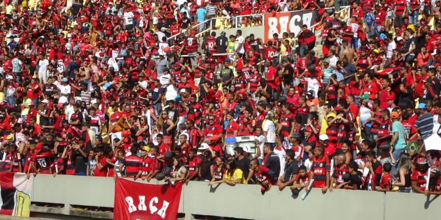 Torcida do Flamengo no Castelão