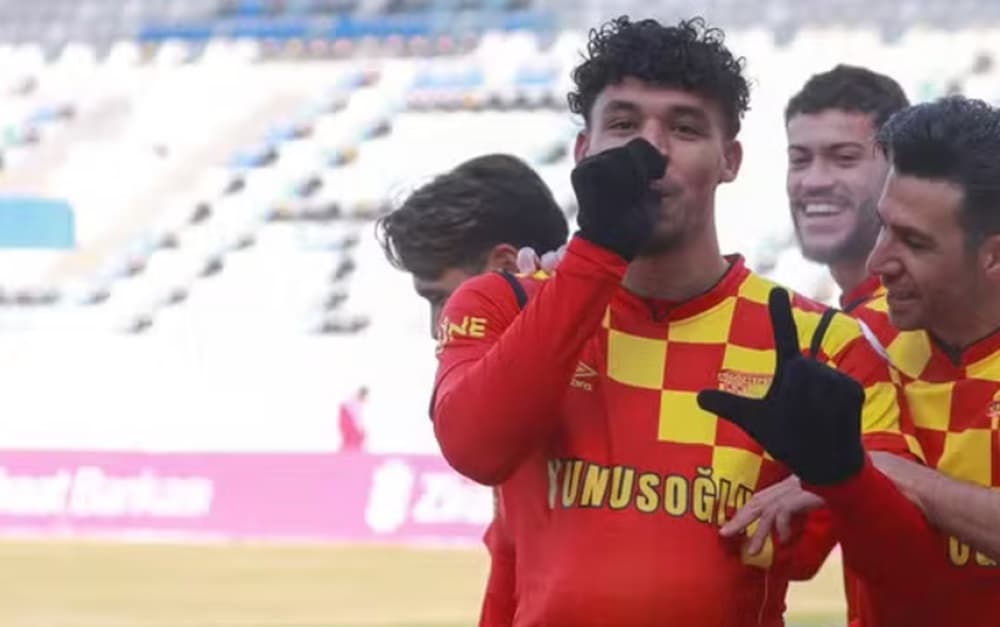 victor hugo ex-flamengo em jogo na turquia