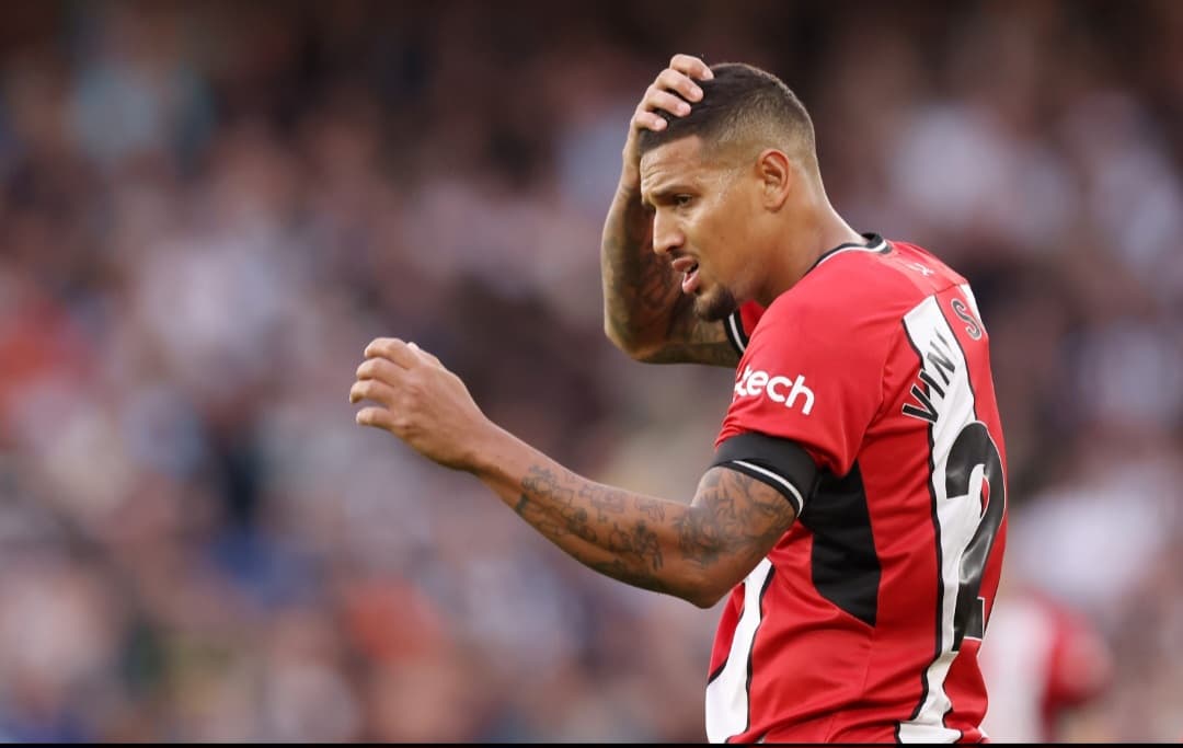 Vinição em campo pelo Sheffield United