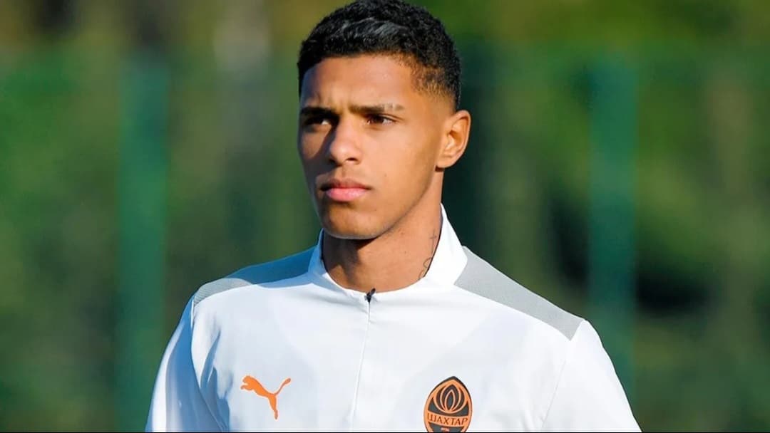 Vinicius Tobias em treino do Shakhtar Donetsk