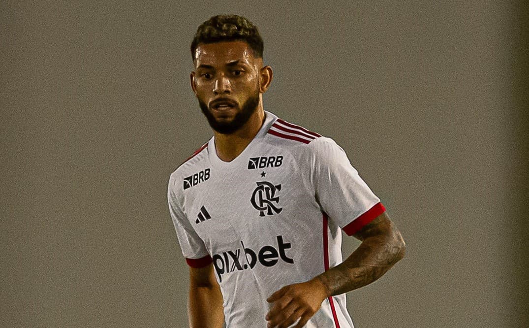 Zé Welinton em campo pelo Flamengo no Campeonato Carioca