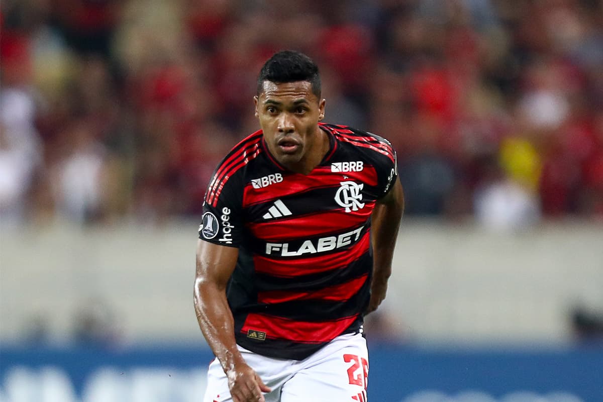 Alex Sandro durante Flamengo x LDU
