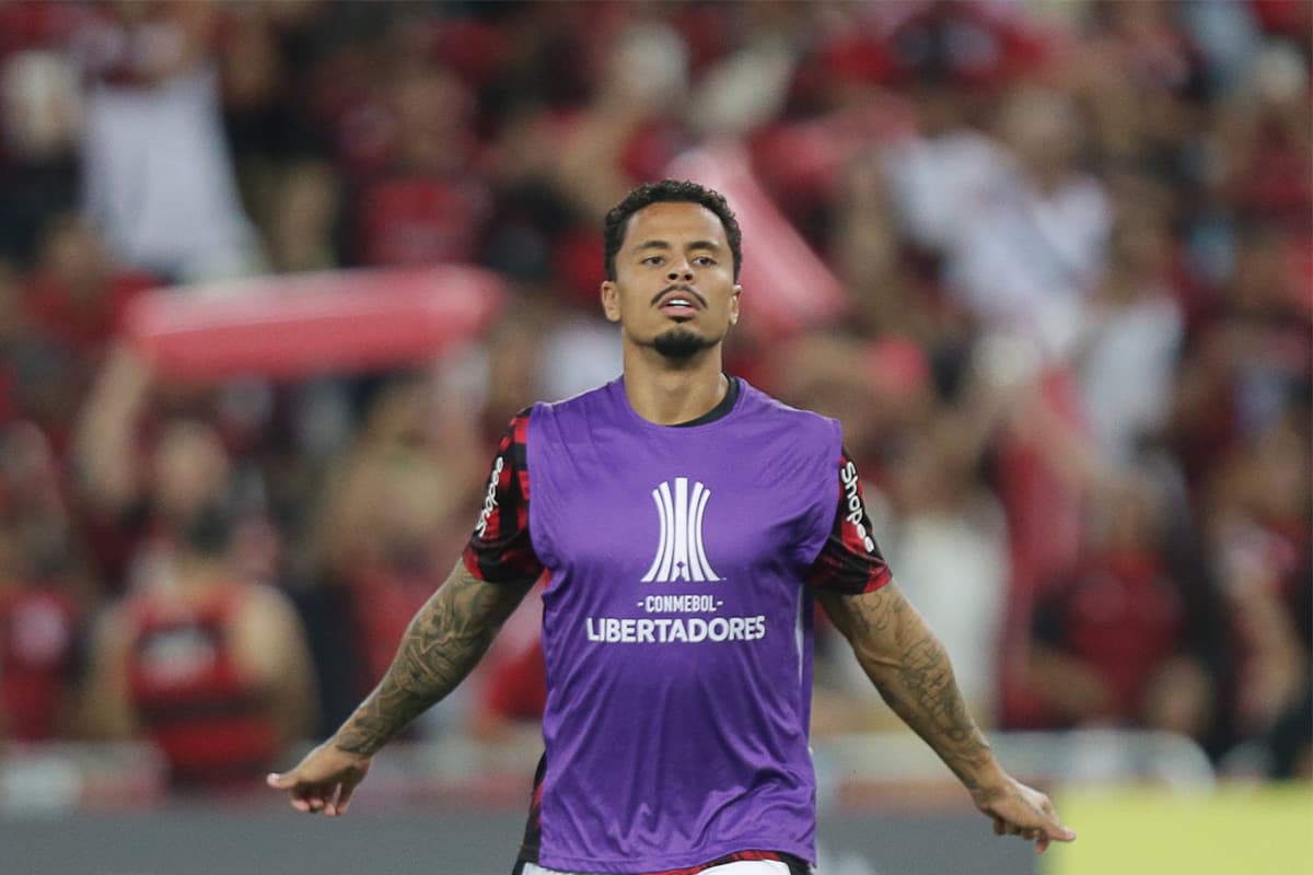 Allan aquecendo no Maracanã pelo Flamengo