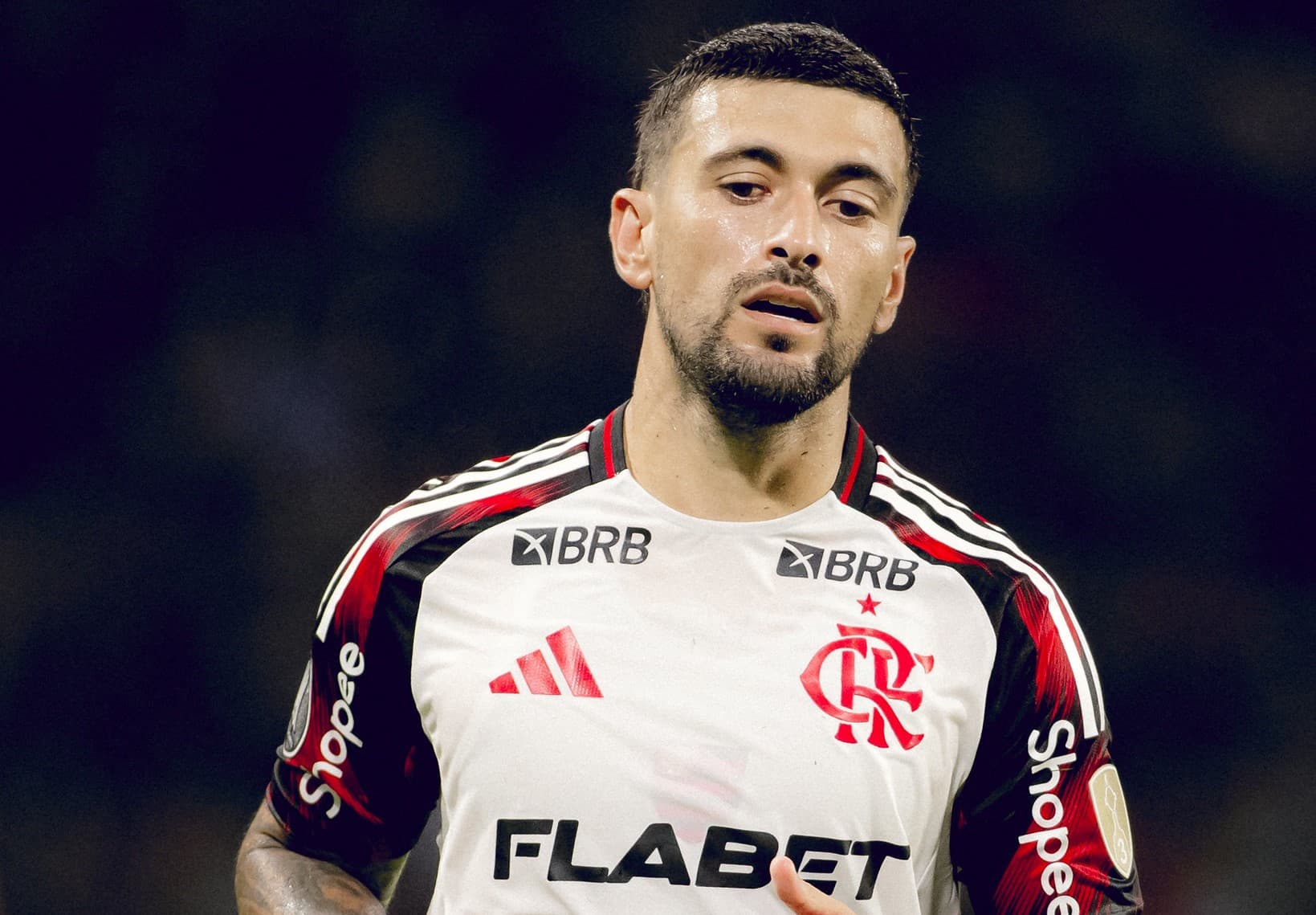 Arrascaeta corre em Central Córdoba x Flamengo