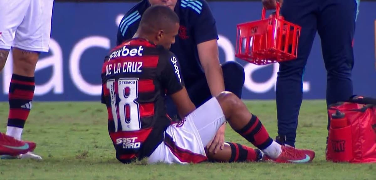De la Cruz sente lesão em jogo do Flamengo contra o Botafogo