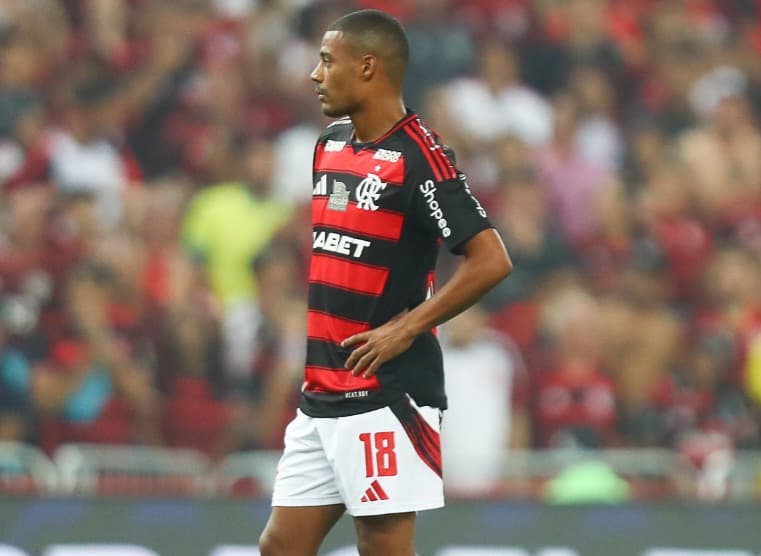 De La Cruz durante Flamengo x Botafogo