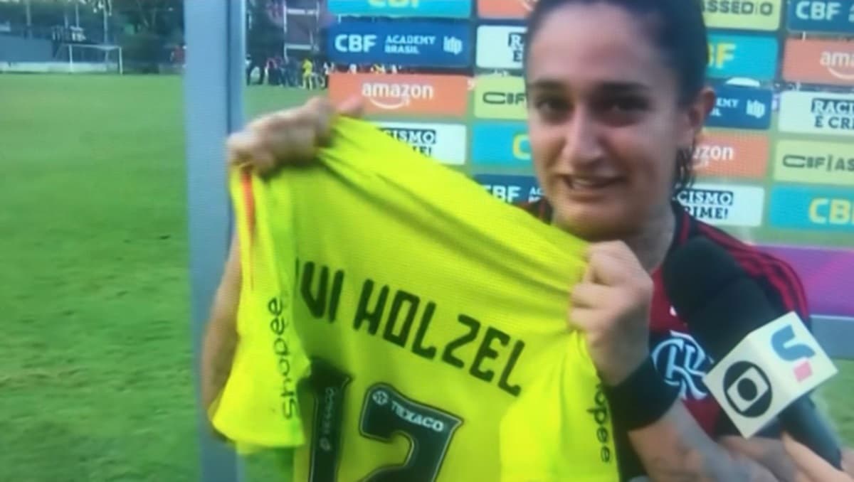 fernanda presta homenagem a vivi holzel flamengo