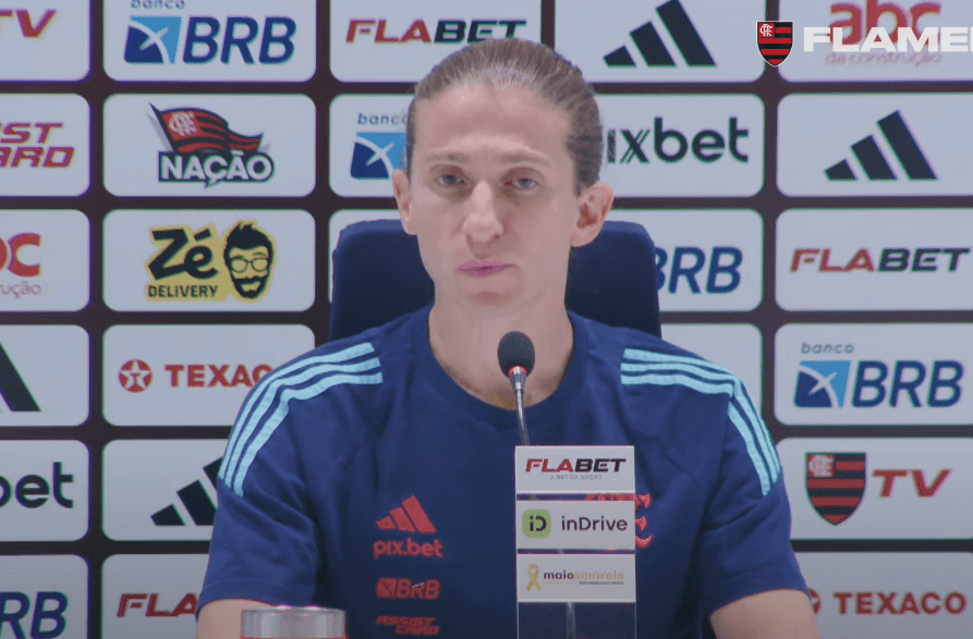 Filipe Luís na coletiva de imprensa depois de  Flamengo x Botafogo