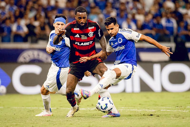 Flamengo em campo na derrota para o Cruzeiro