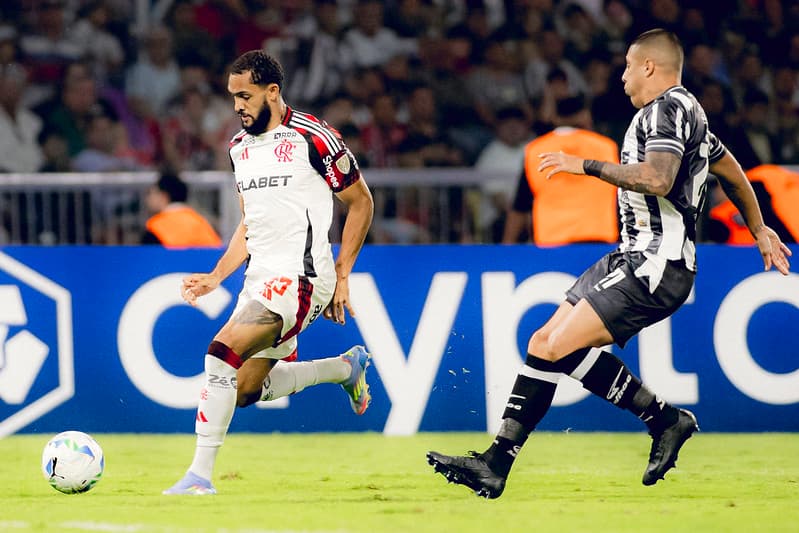 Juninho foi mais um a jogar mal numa noite em que, fora Rossi, ninguém jogou bem