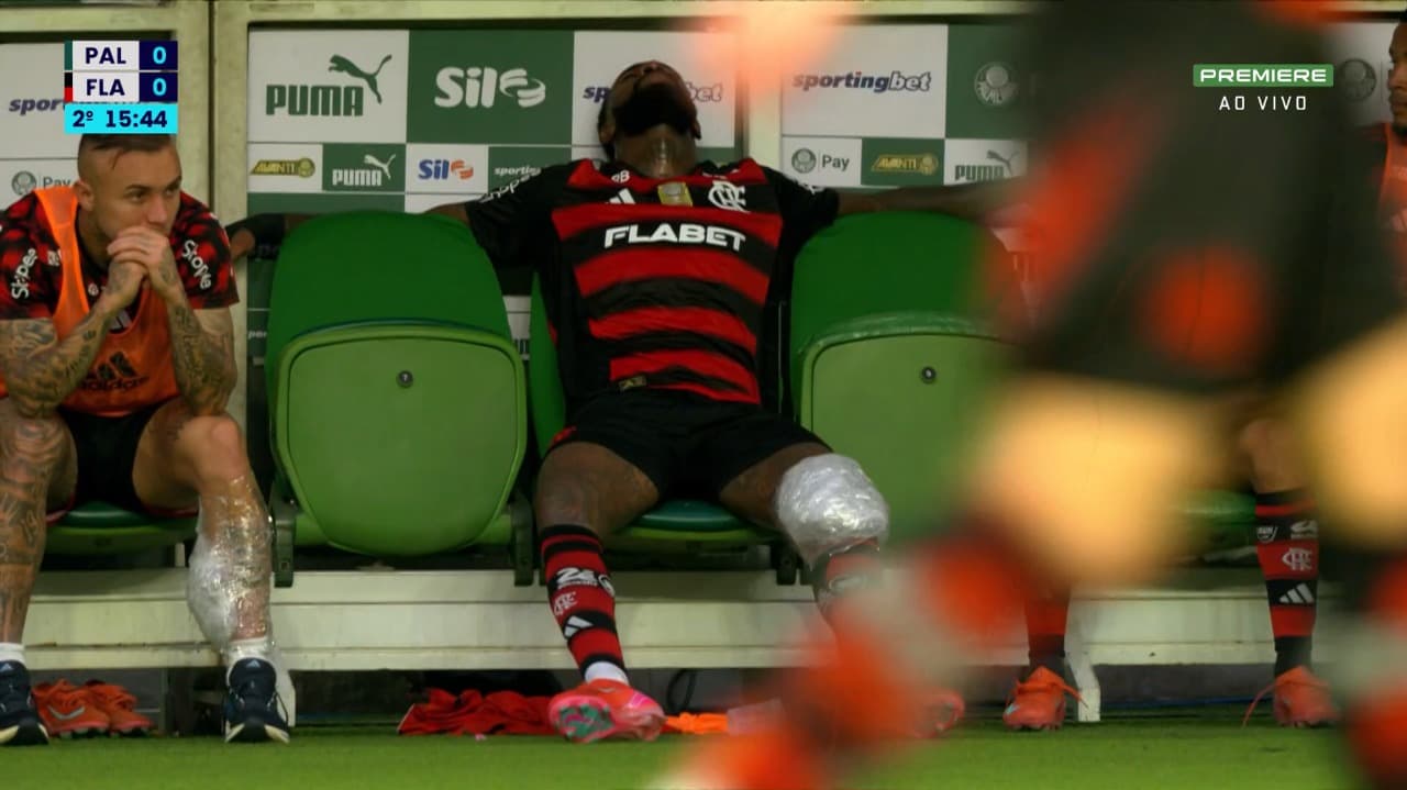 Gerson com gelo no joelho