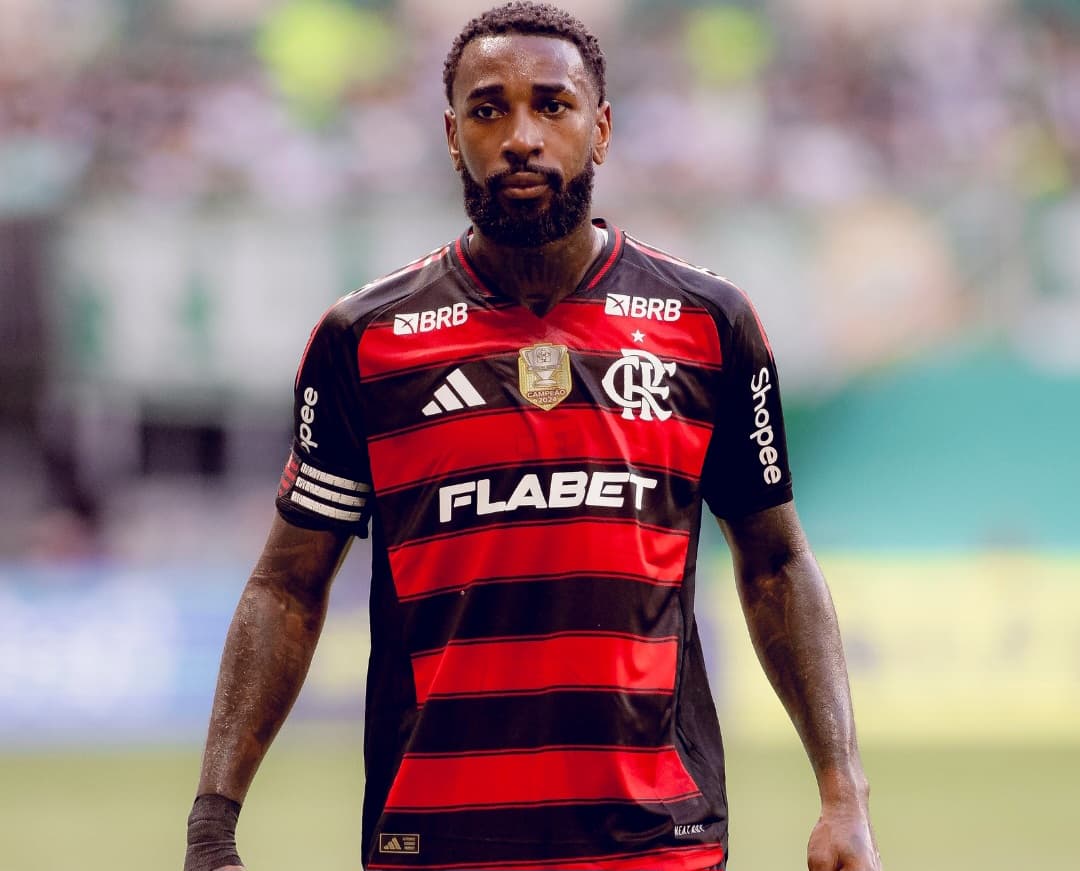 Gerson em campo pelo Flamengo