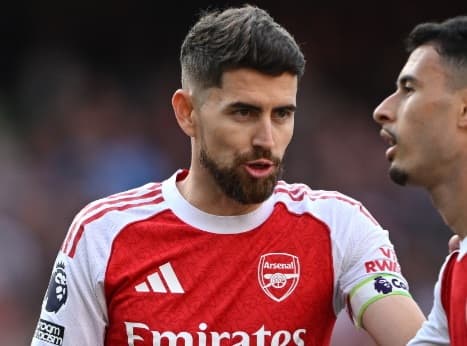 Jorginho durante jogo do Arsenal