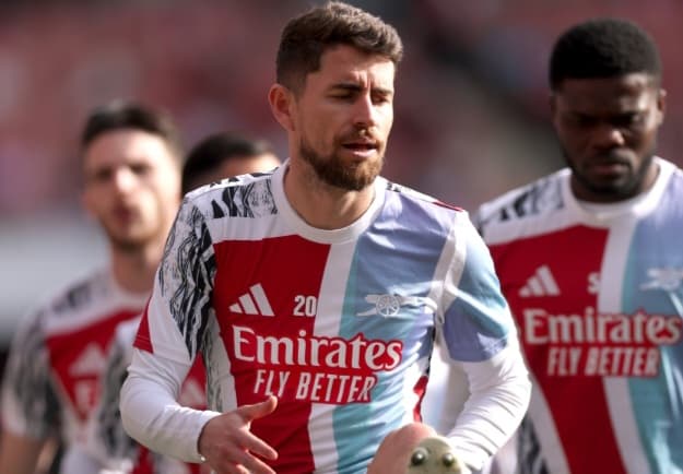 Jorginho, reforço do Flamengo de Filipe Luís, no aquecimento pelo Arsenal