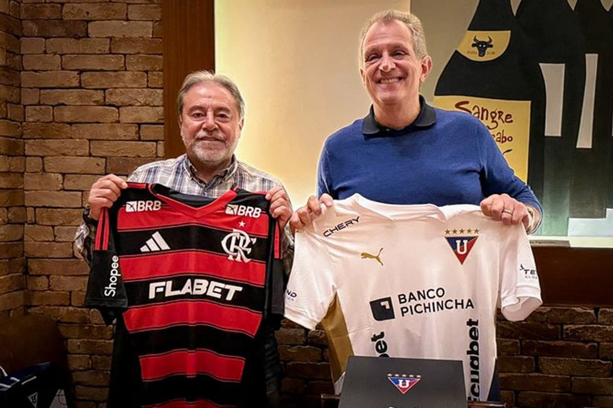 Luiz Eduardo Baptista, presidente do Flamengo, ao lado do presidente da LDU