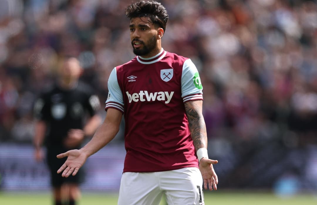 Lucas Paquetá em campo pelo West Ham