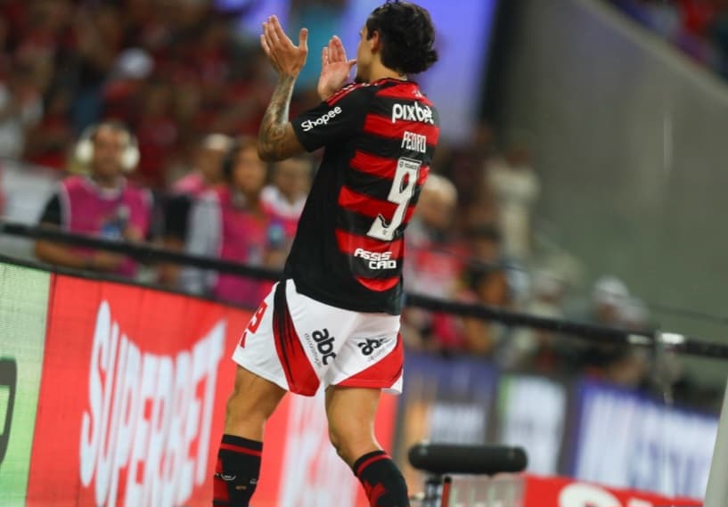 Pedro aplaude jogada do Flamengo