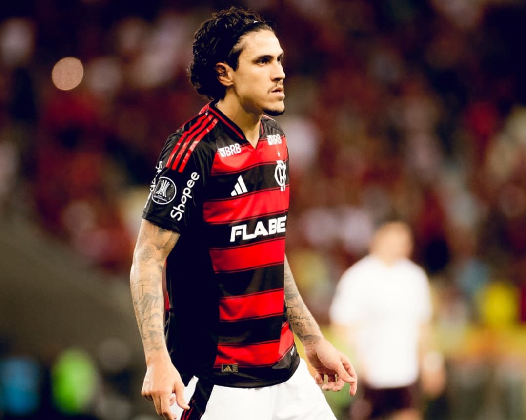 Pedro em campo pelo Flamengo