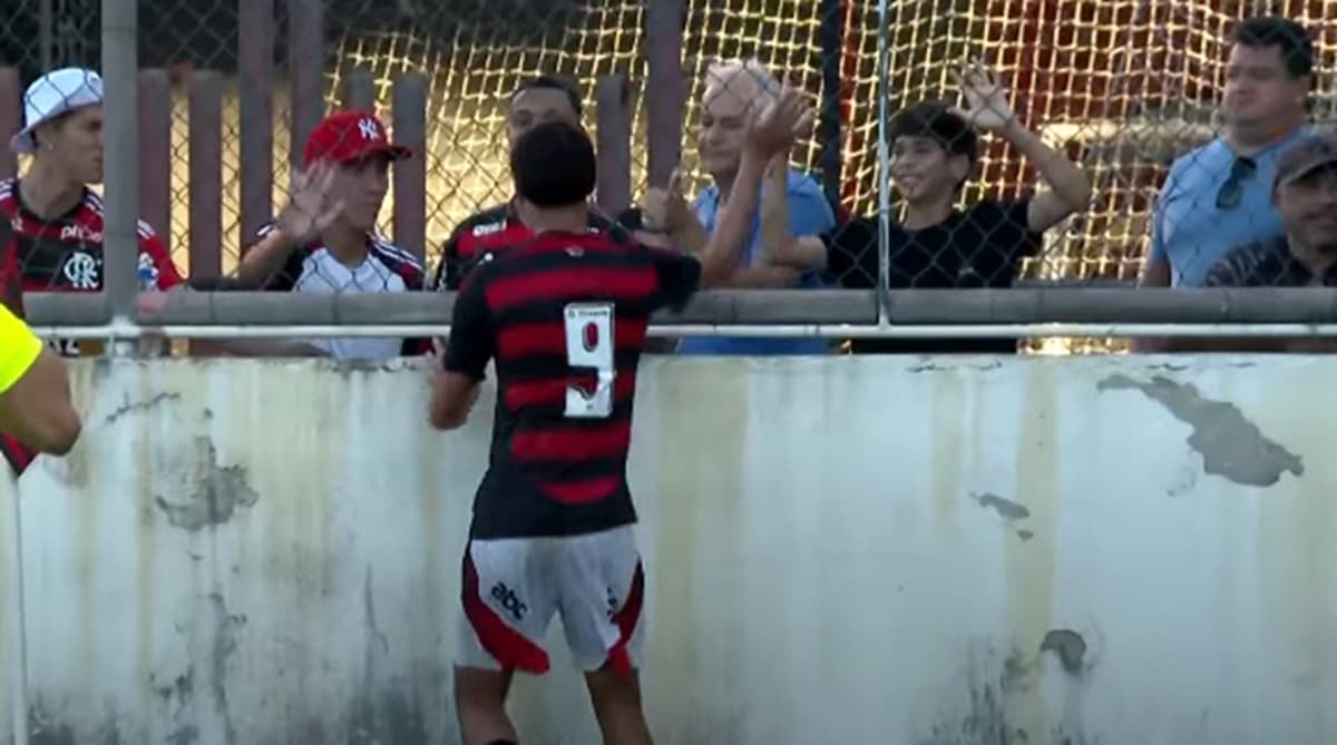 pedro leão brilha em vitória do flamengo