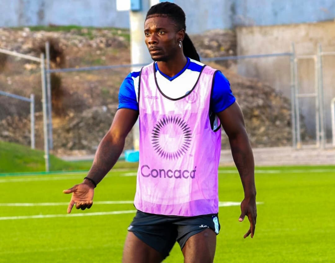 Ricardo Adé em treino da LDU