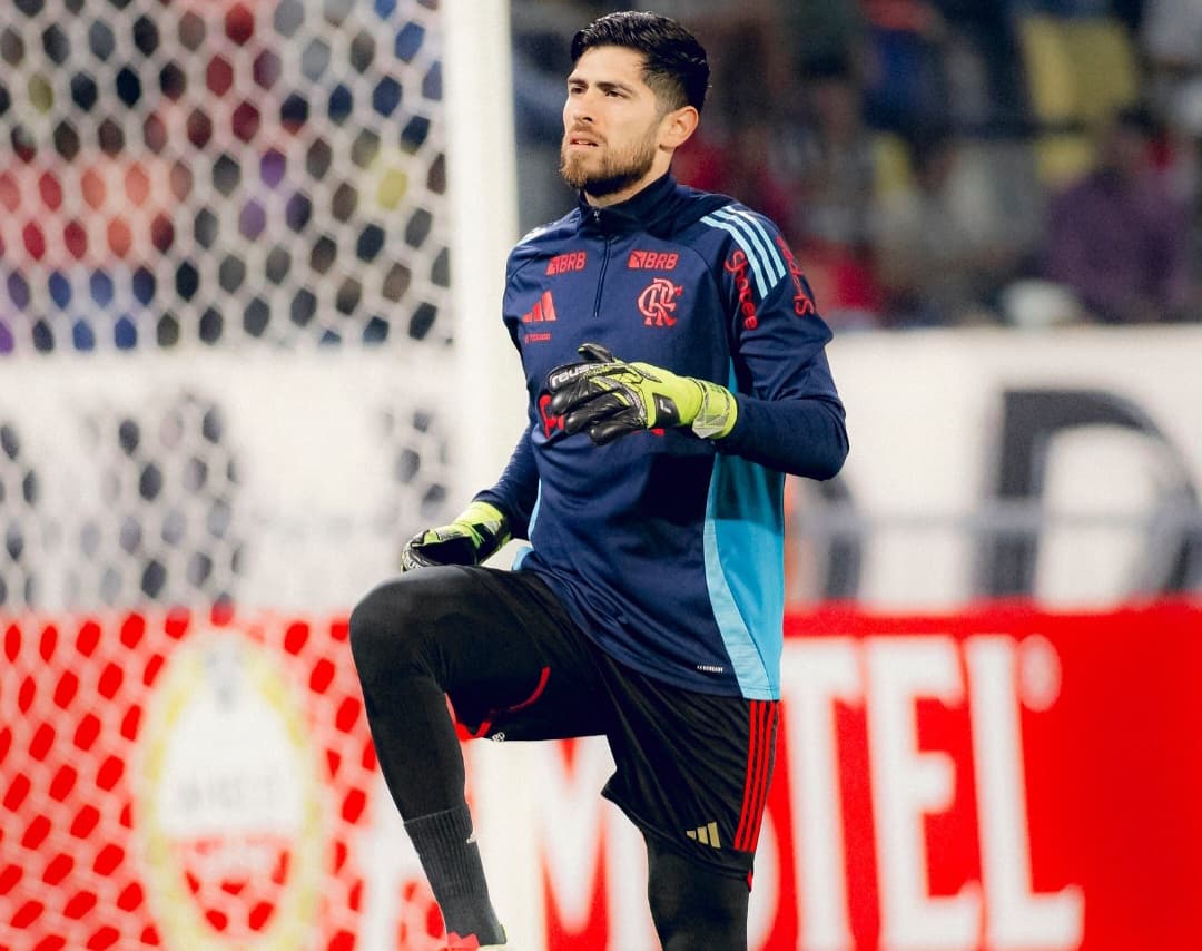 Rossi em Central Córdoba x Flamengo, antes de sofrer tentativa de assalto no retorno ao Rio de Janeiro