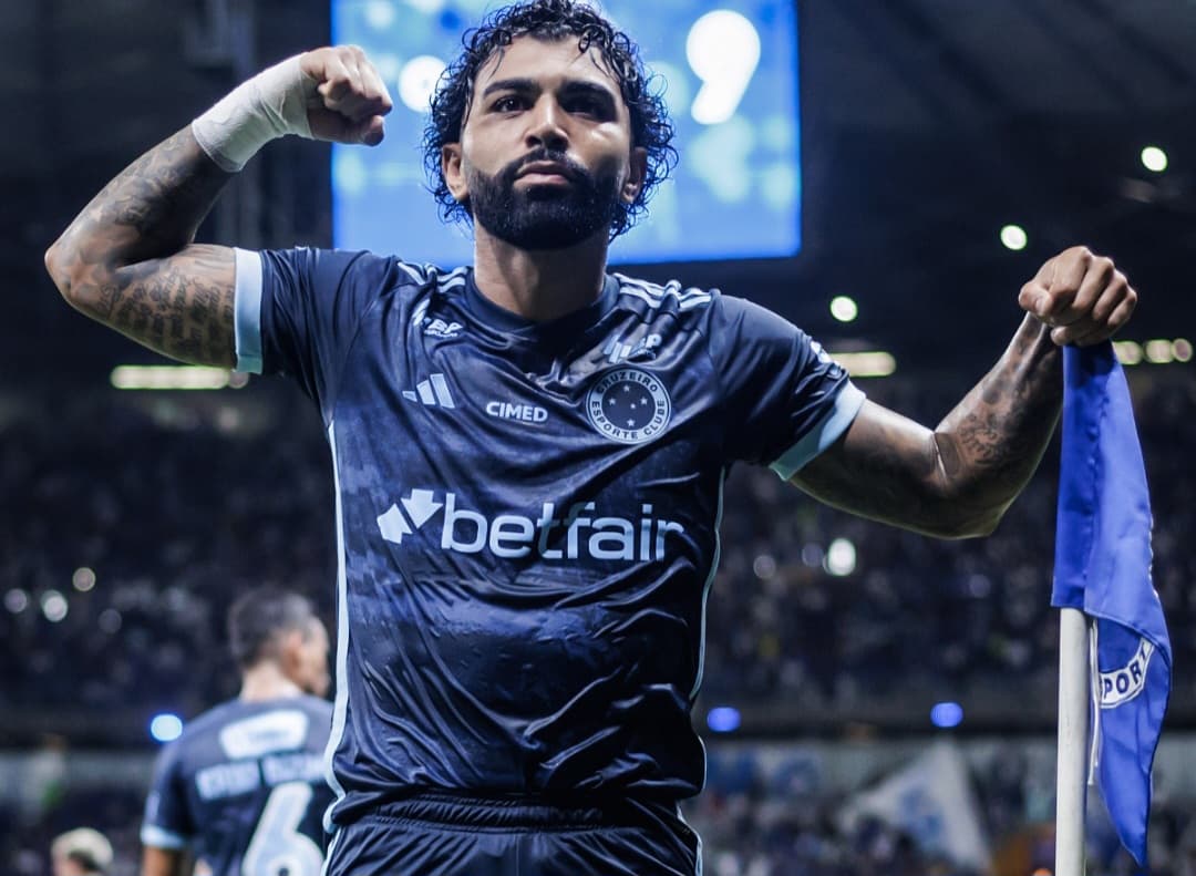 Gabigol comemora gol pelo Cruzeiro