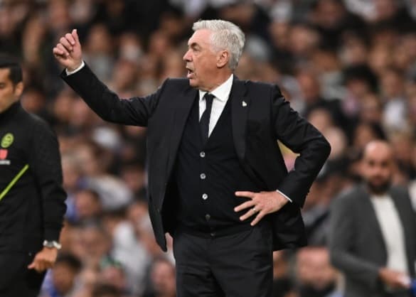 Carlo Ancelotti na beira do campo Real Madrid