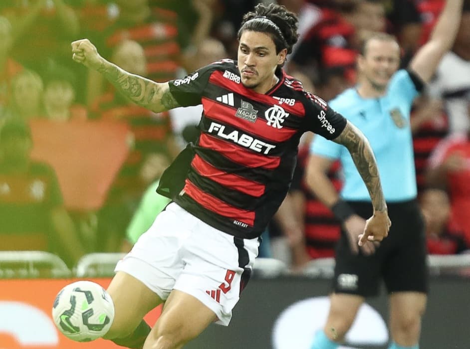 Pedro em campo pelo Flamengo