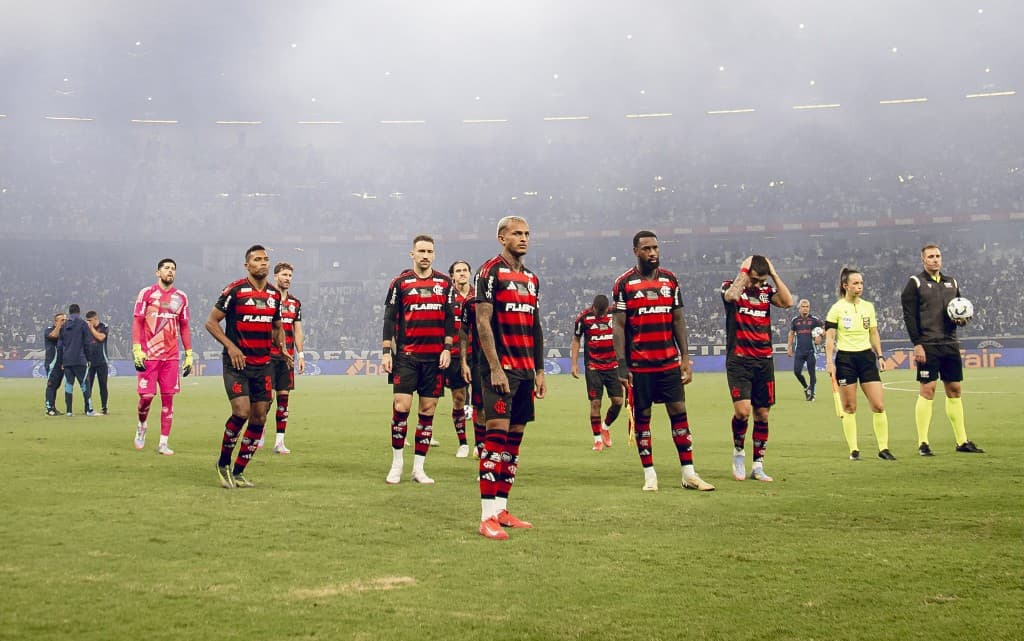 CRUZEIRO X FLAMENGO - CAMPEONATO BRASILEIRO - ESTÁDIO MINEIRÃO - 04-05-2025