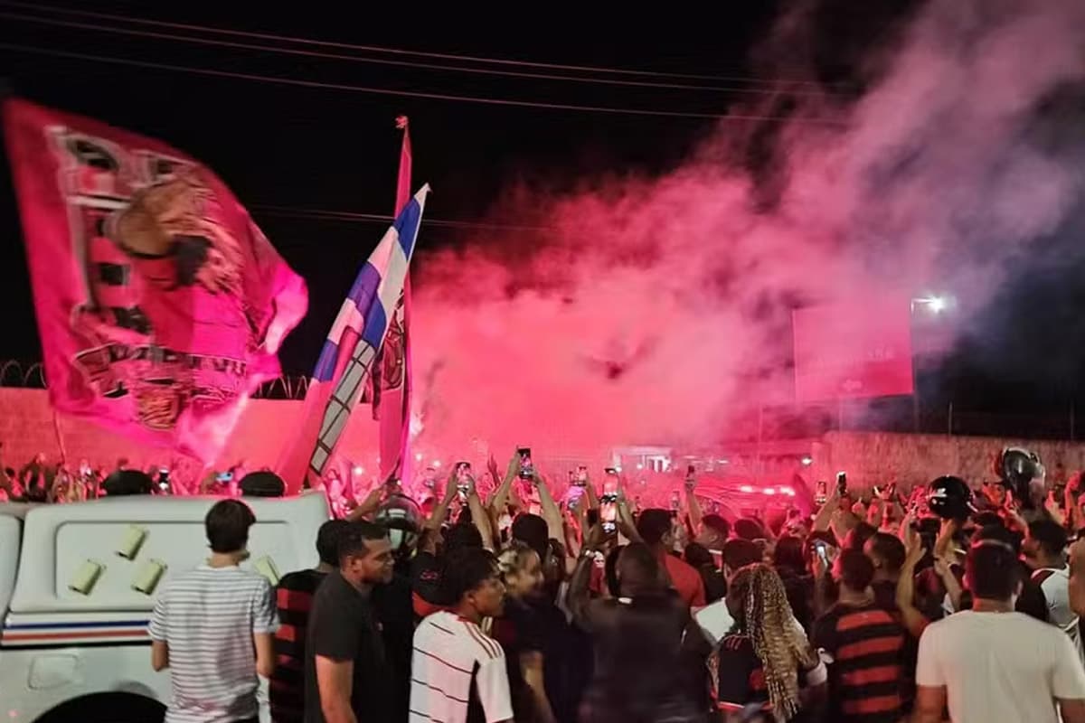 Recepção da torcida do Flamengo em São Luís-MA