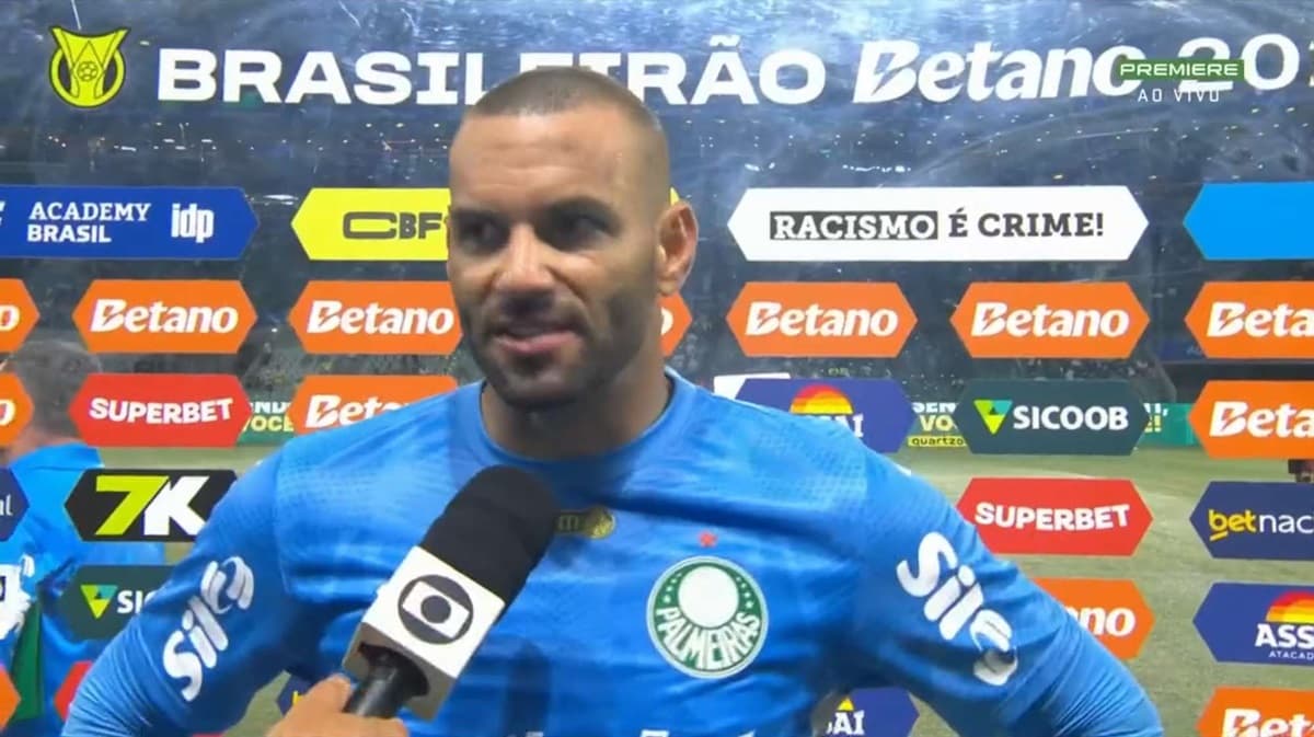 Weverton fala com a imprensa após derrota para o Flamengo