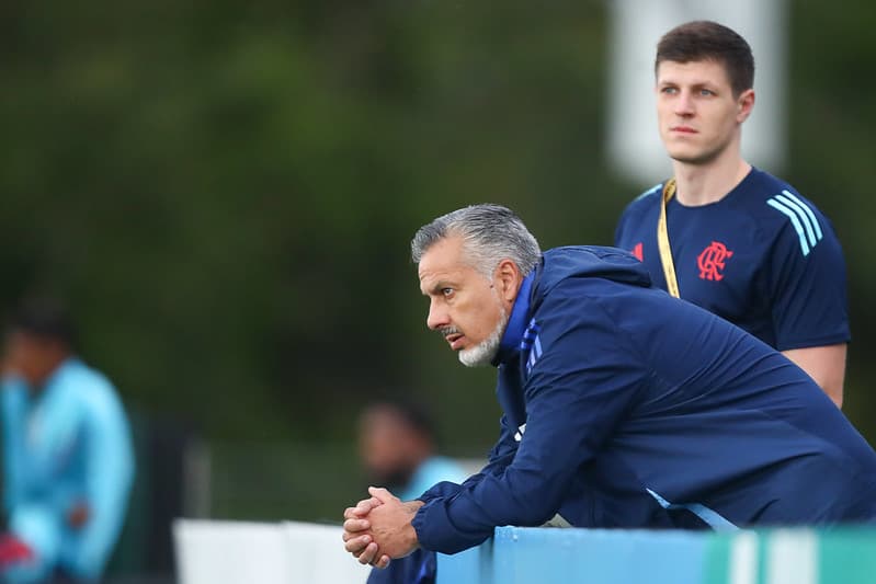 José Boto assiste treino do Flamengo na Copa do Mundo de Clubes