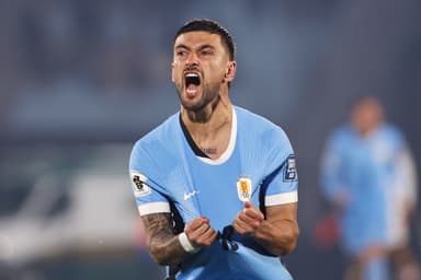 Arrascaeta comemora golaço em Uruguai x Venezuela