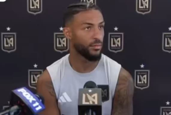 Bouanga em coletiva do LA FC