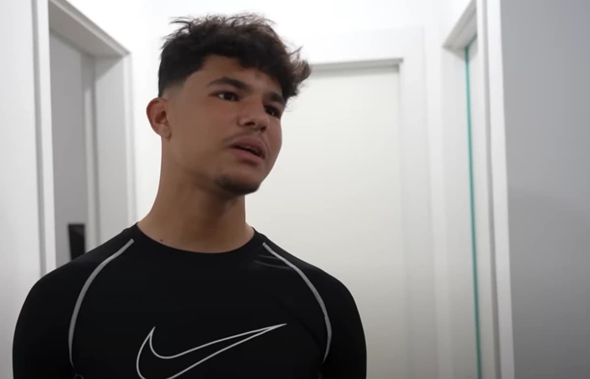 Filho do ex-goleiro Bruno, Bruno Samudio concede entrevista