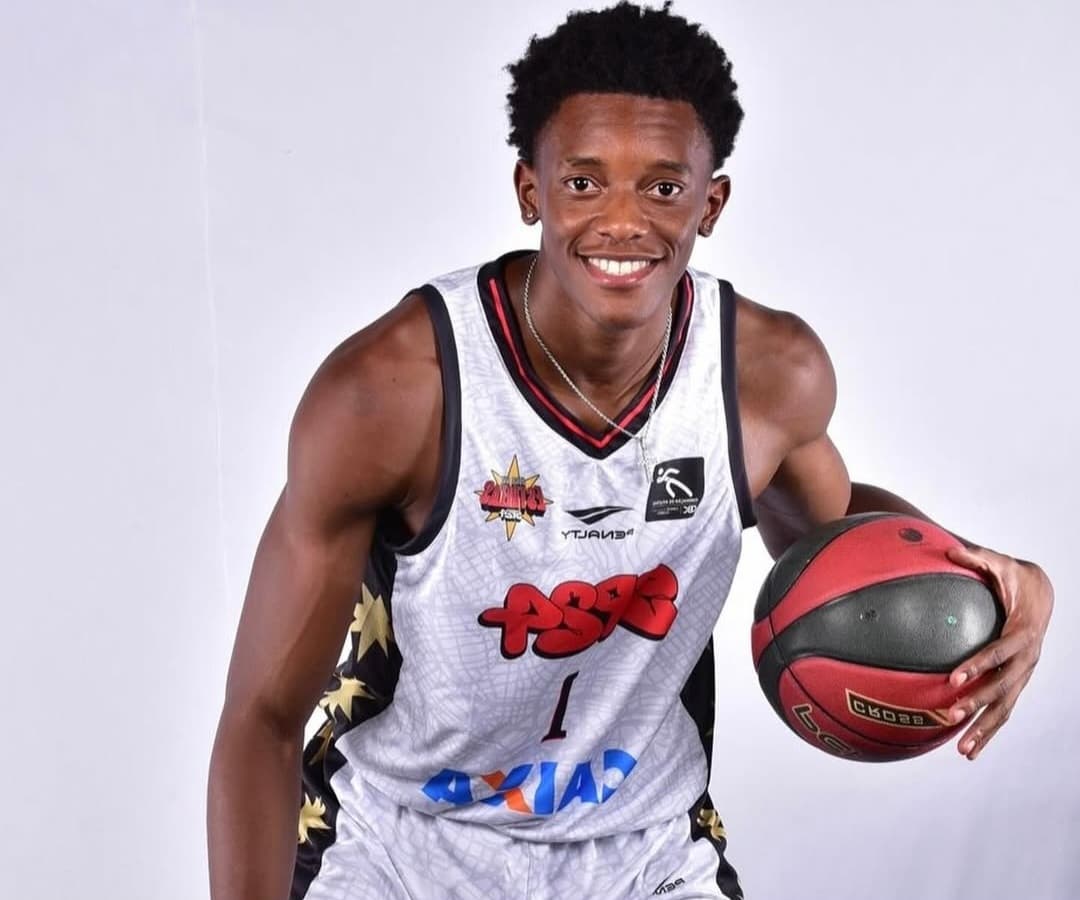 Daniel Onwenu pelo Capitanes