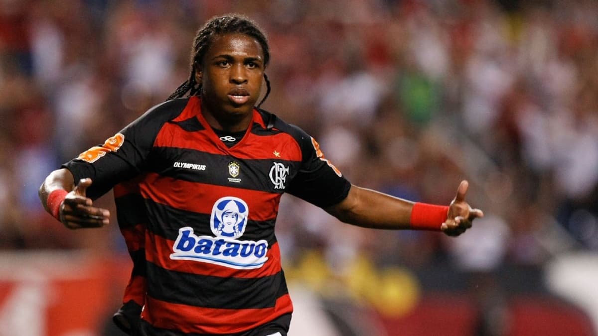 Diego Maurício comemora gol do Flamengo