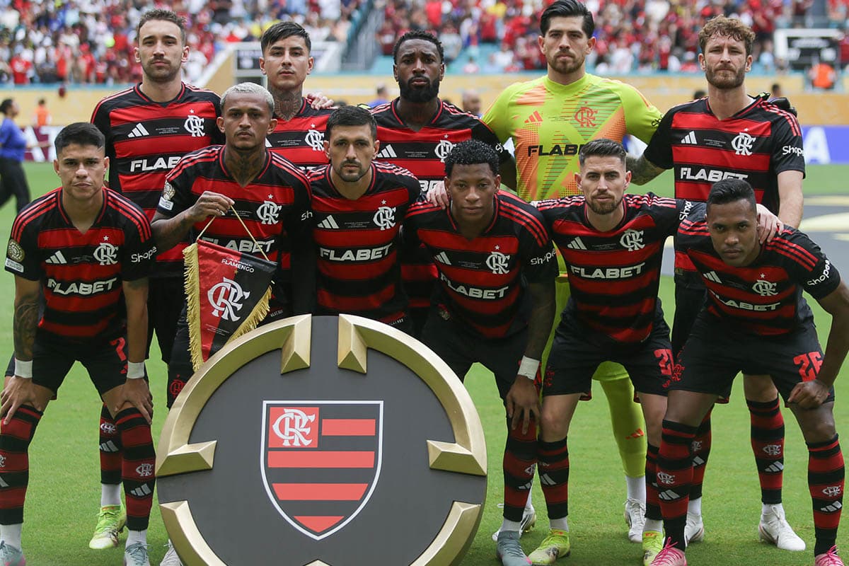 Equipe do Flamengo reunida antes do duelo contra o Bayern de Munique