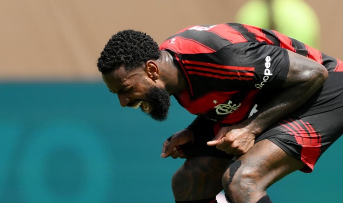 gerson em jogo do flamengo contra chelsea
