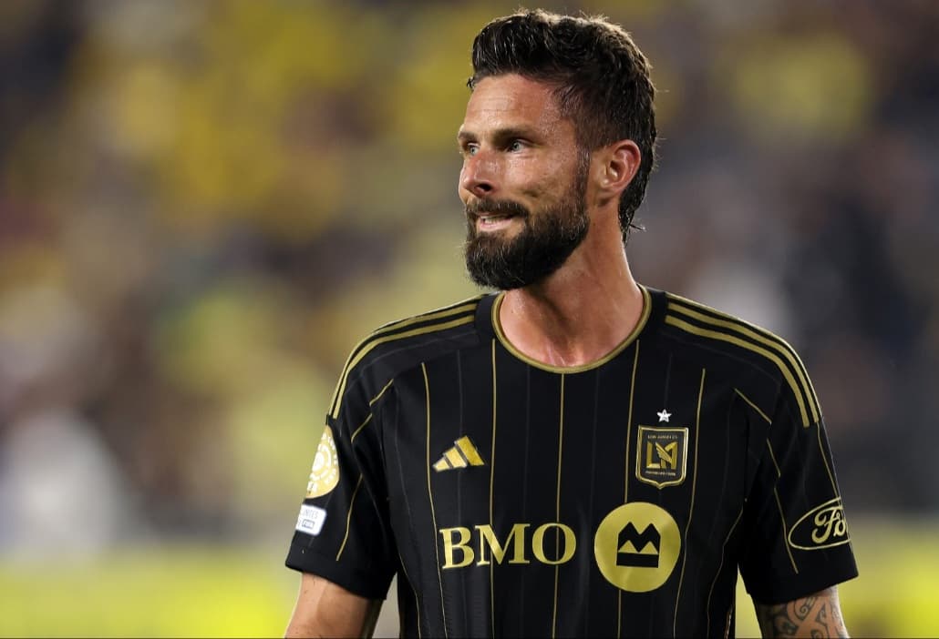 Giroud em campo pelo LA FC