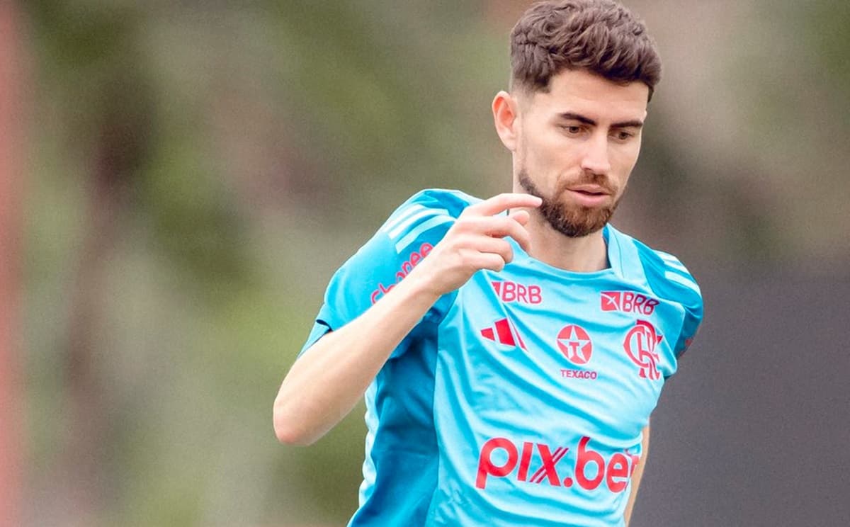 jorginho em treino do flamengo no ninho do urubu