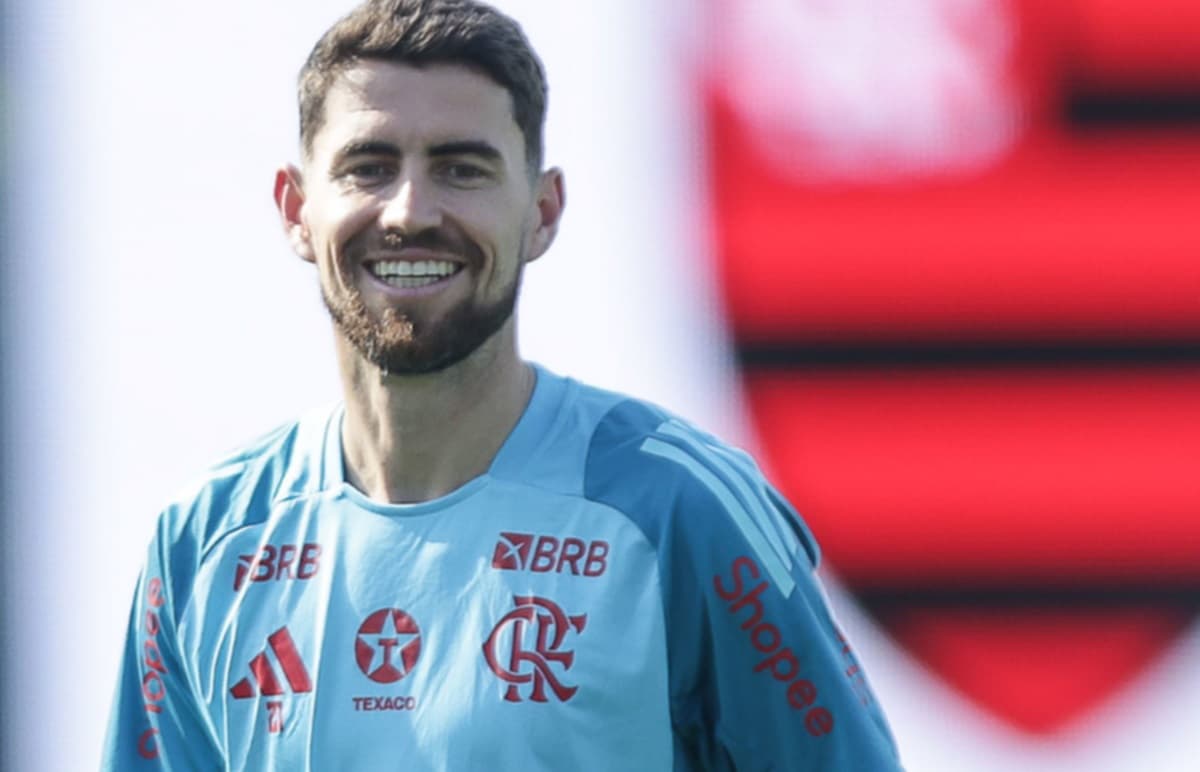 jorginho em treino do flamengo nos eua
