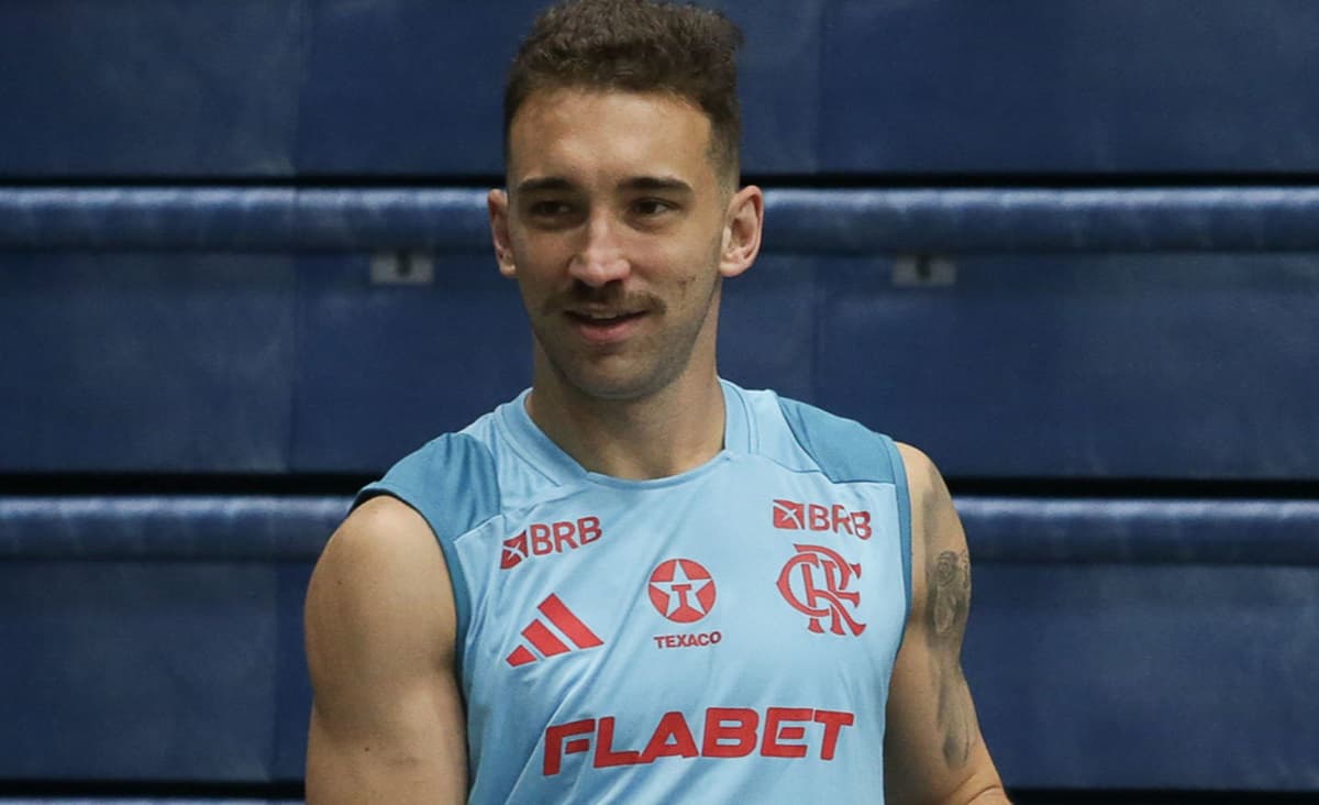 léo ortiz em treino do flamengo nos eua