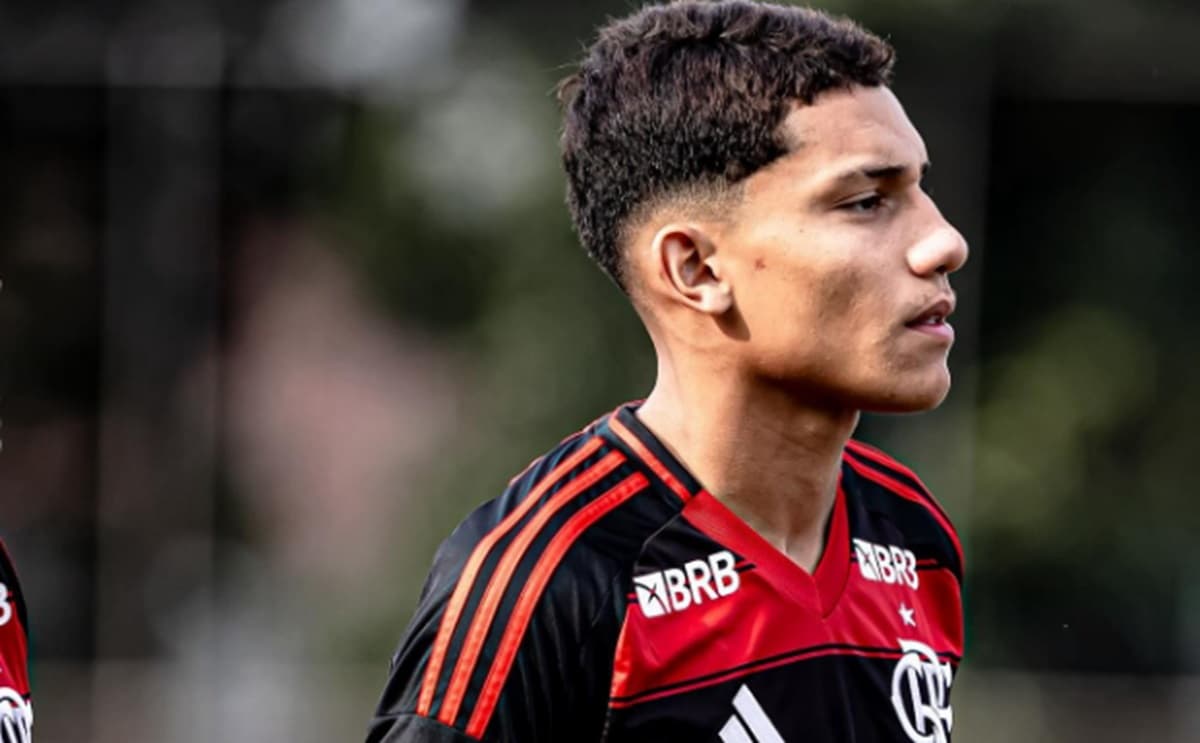 meia da base não vai permanecer no flamengo