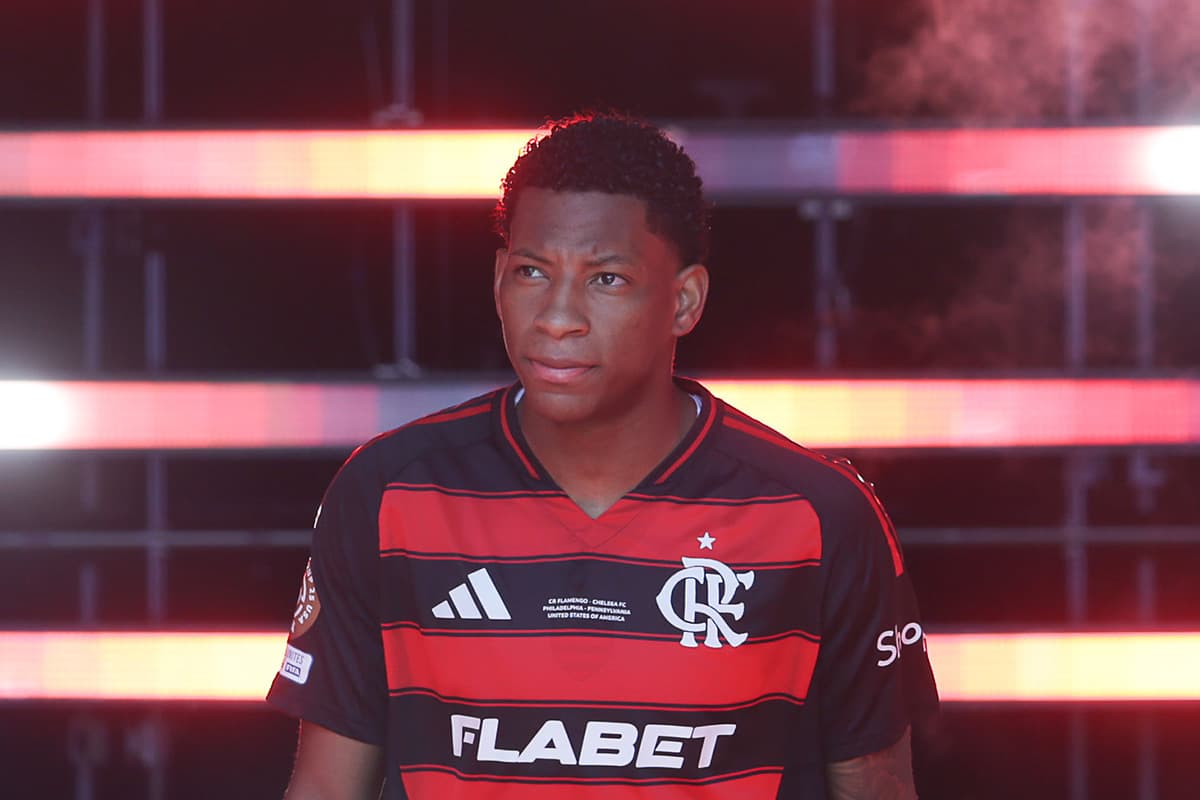 Gonzalo Plata na entrada em campo do Lincoln Financial Field para Flamengo e Chelsea